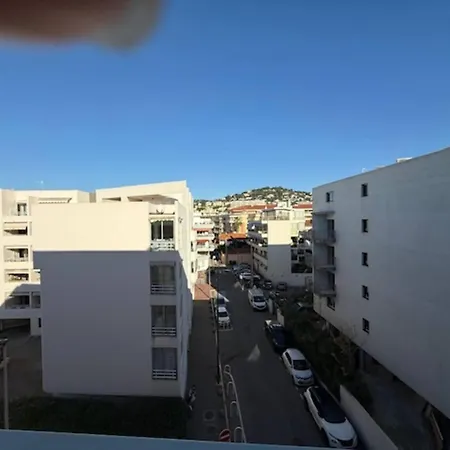 Palm Right Next To The Sea Апартаменты